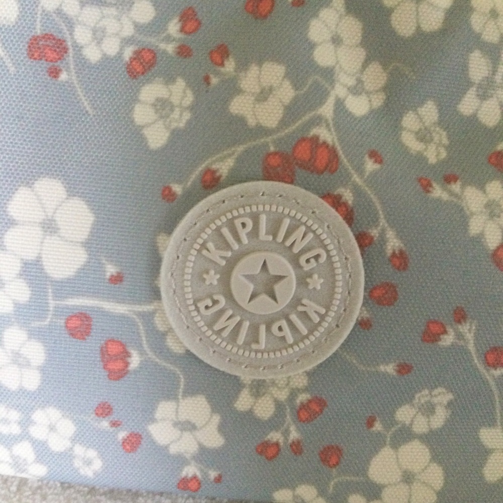 ⛔️SOLD⛔️ KIPLING Fresh Floral Garden Waist Pack - Picture 2 of 12